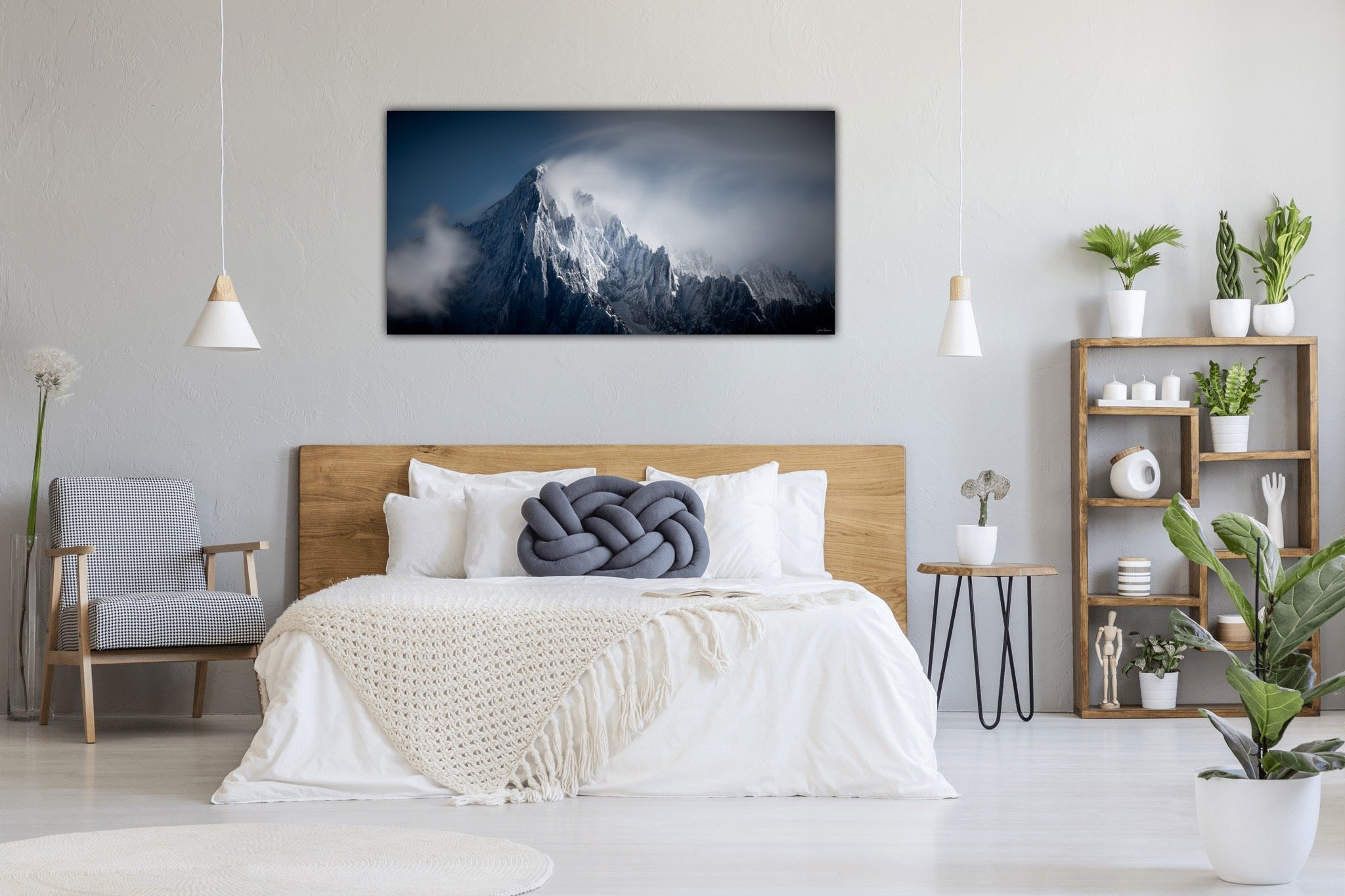 Photo d'art montagne dans un intérieur de chalet alpin