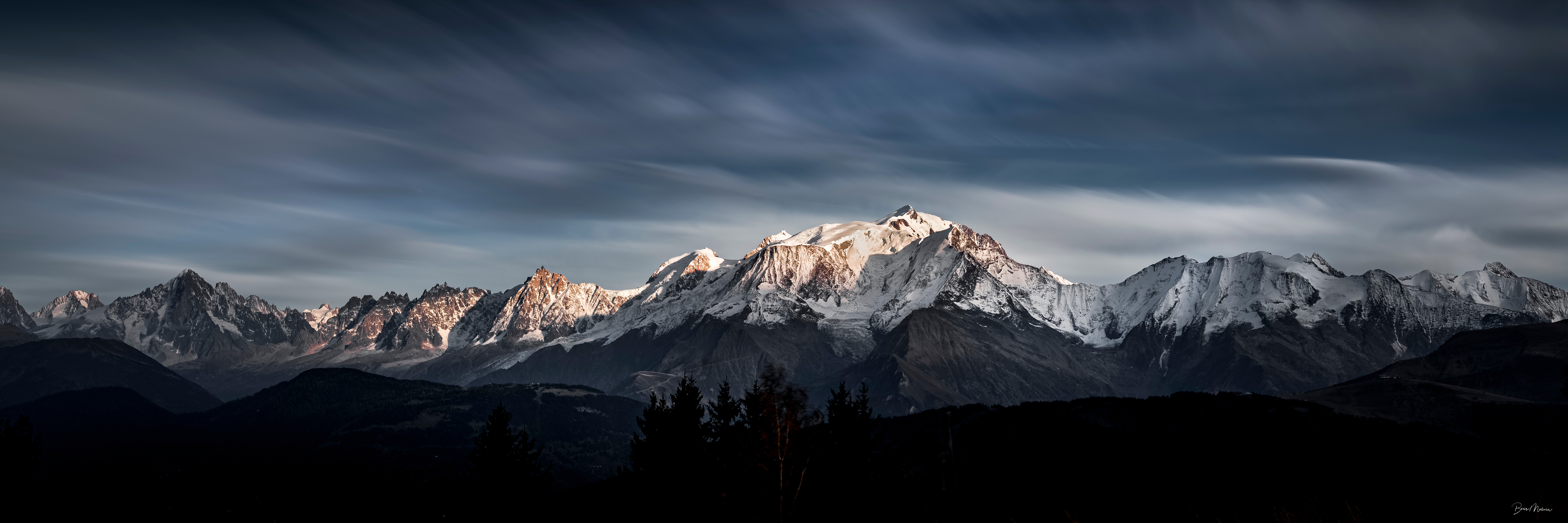 La Chaîne du Mont-Blanc — Photographie d'art par Boris Molinier