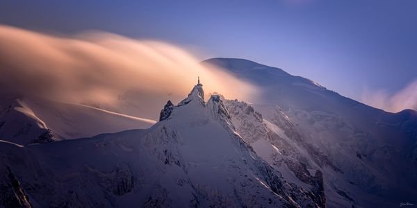 Les Nuages Incandescents de l'Aiguille du Midi — Photographie d'art par Boris Molinier
